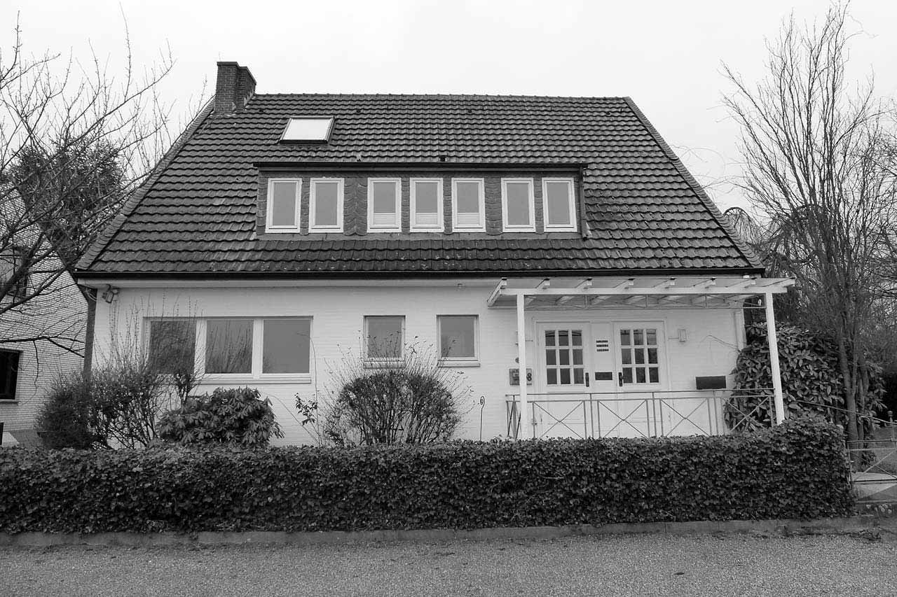 Zweifamilienhaus aus den 60er Jahren vor dem Umbau.